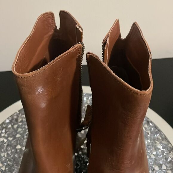 New with tags FRYE brown cognac genuine leather western country ankle booties - Picture 9 of 12